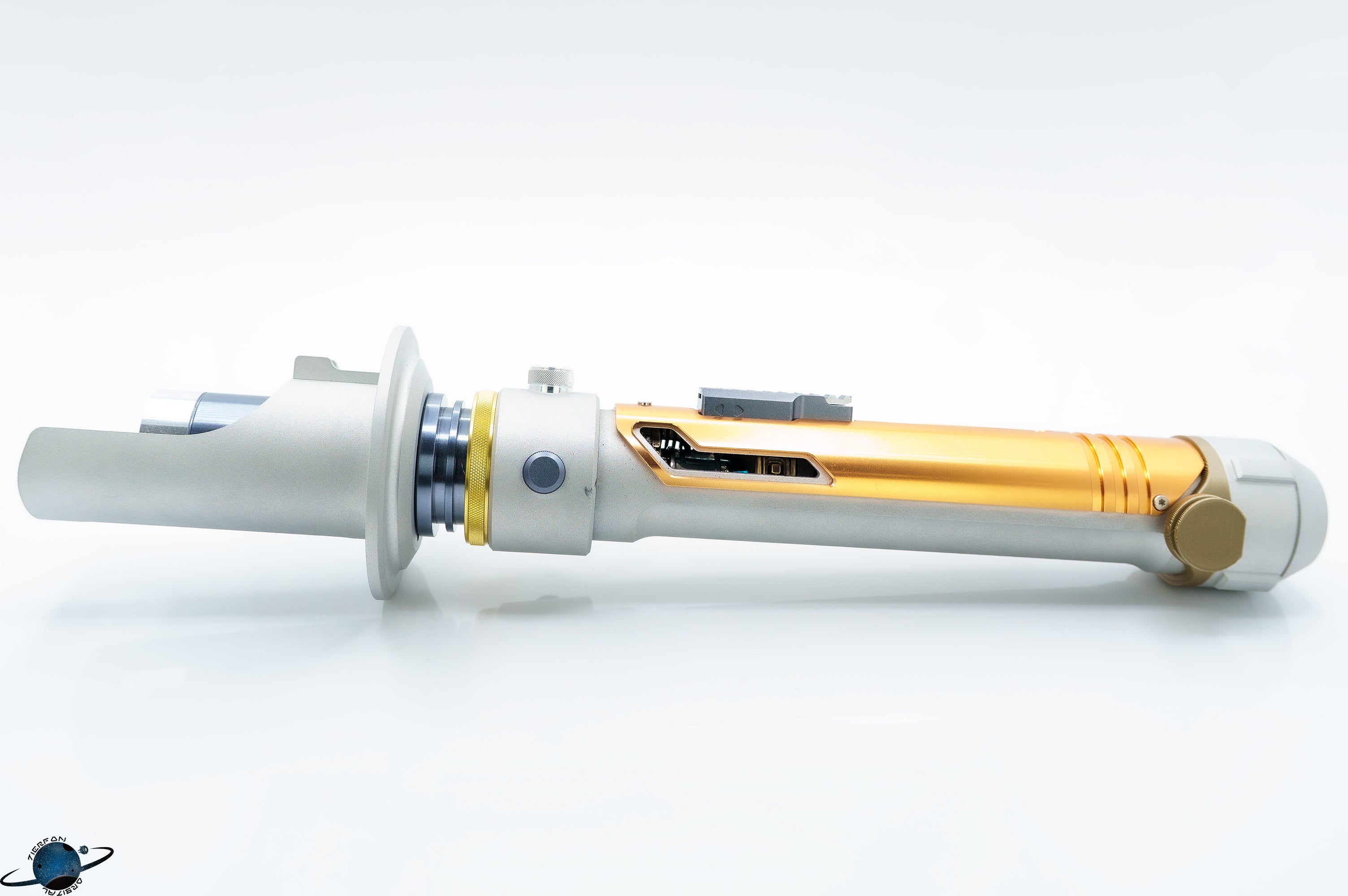 AZ Sabers 'Duum' With a Hybrid Chassis