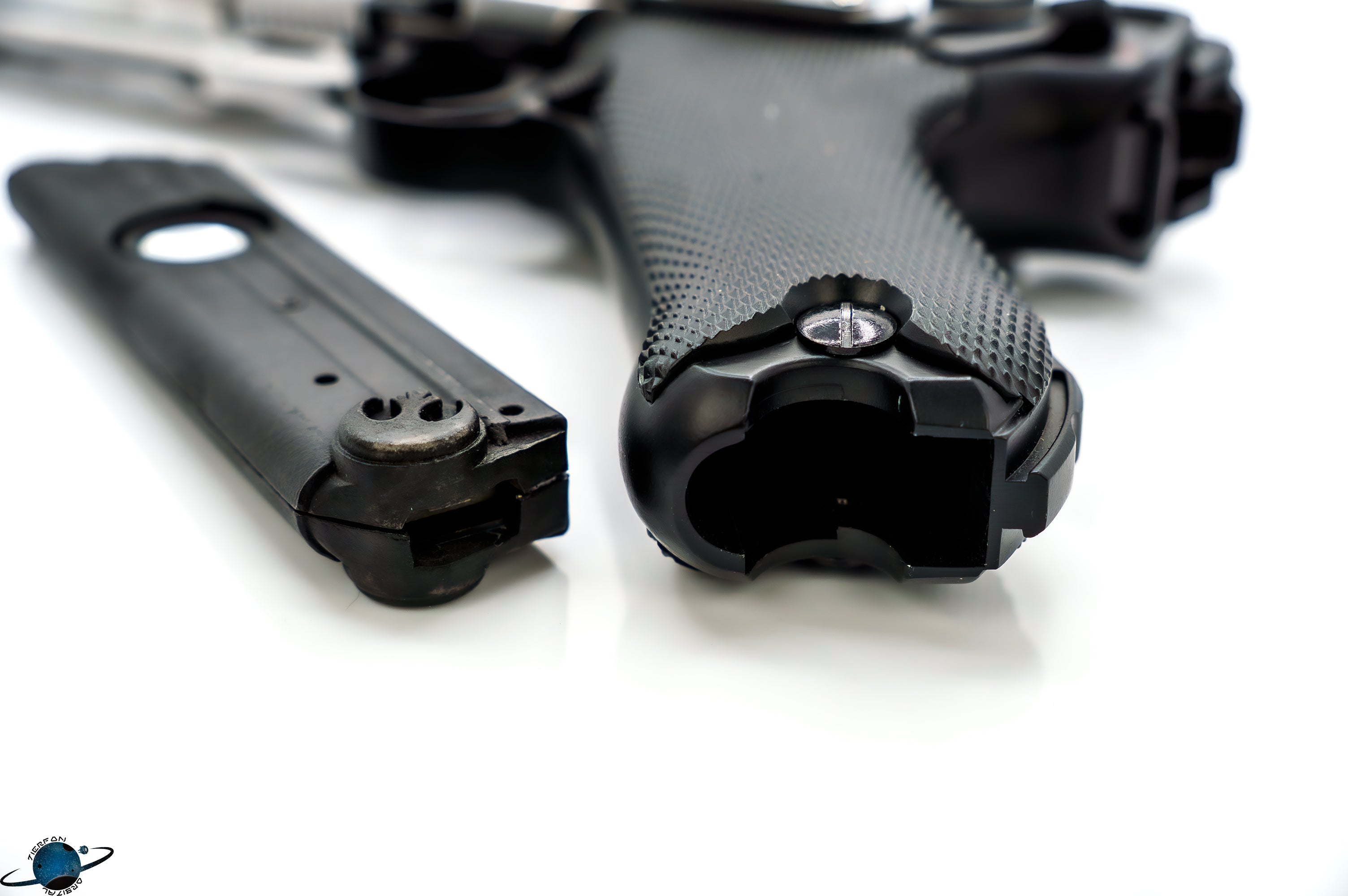 A-180 'Jyn Erso' Blaster Install with Removable Proffie Magazine